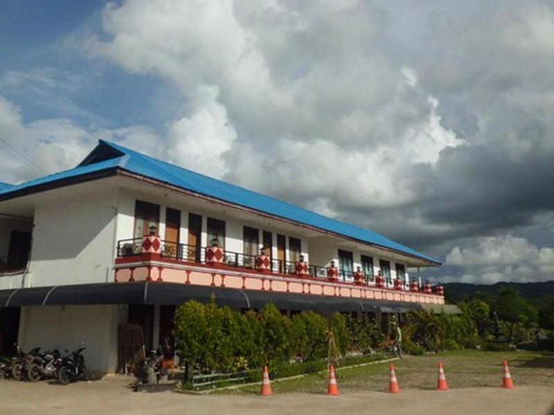 Hotel Sinar Tambolaka Waingapu Exterior foto